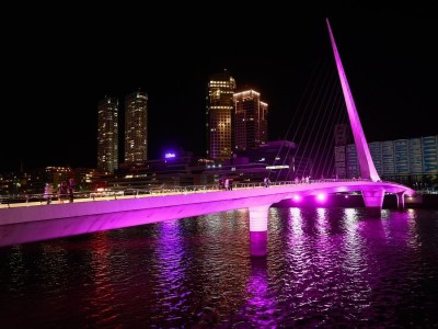17 de Octubre-La Ciudad se suma a la Campaña de Concientización sobre el cáncer de mama e ilumina sus monumentos y fachadas de edificios histór