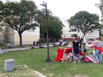 26 de Enero-Vecinos del barrio de Villa Pueyrredón realizaron una Feria Vecinal para emprendedores_