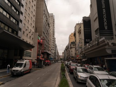 Microcentro en un barrio residencial