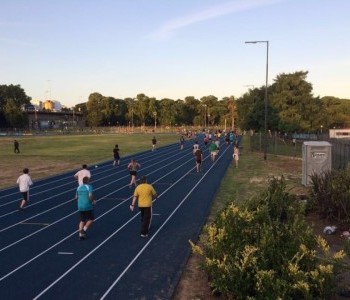 07 de Junio-Proponen la instalación de un desfibrilador automático para la pista de atletismo del Parque Chacabuco_