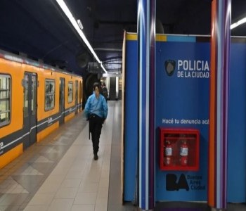 23 de Julio-Colocaron cabinas para realizar denuncias policiales en las principales estaciones de Subtes porteños_