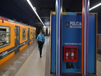 23 de Julio-Colocaron cabinas para realizar denuncias policiales en las principales estaciones de Subtes porteños_