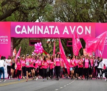 25 de Septiembre-Volvió a realizarse la Caminata Avon Contra el Cáncer de Mama_