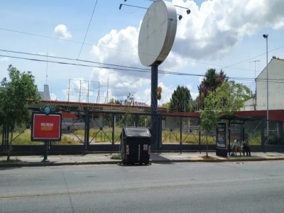 12 de julio-Proponen expropiar un predio donde funcionaba un hipermercado para construir una plaza pública_