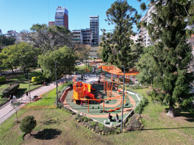 18 de Agosto-Renovaron el Patio de Juegos del Parque Rivadavia_